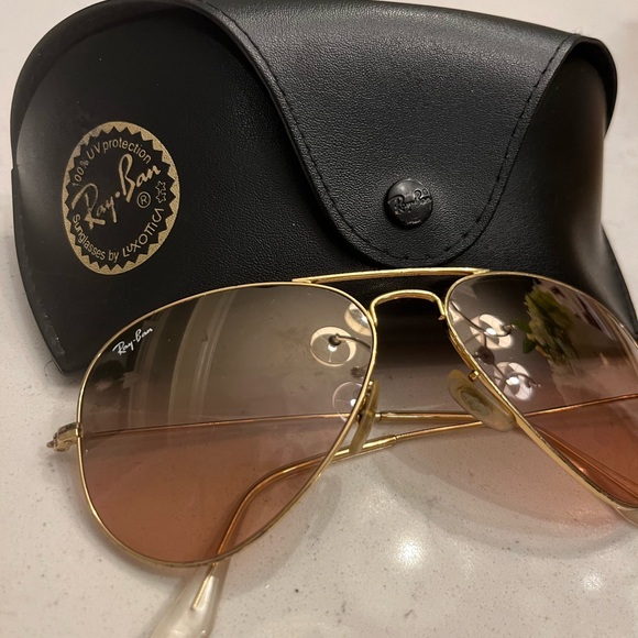 Ray-Ban aviator sunglasses - Picture 1 of 1